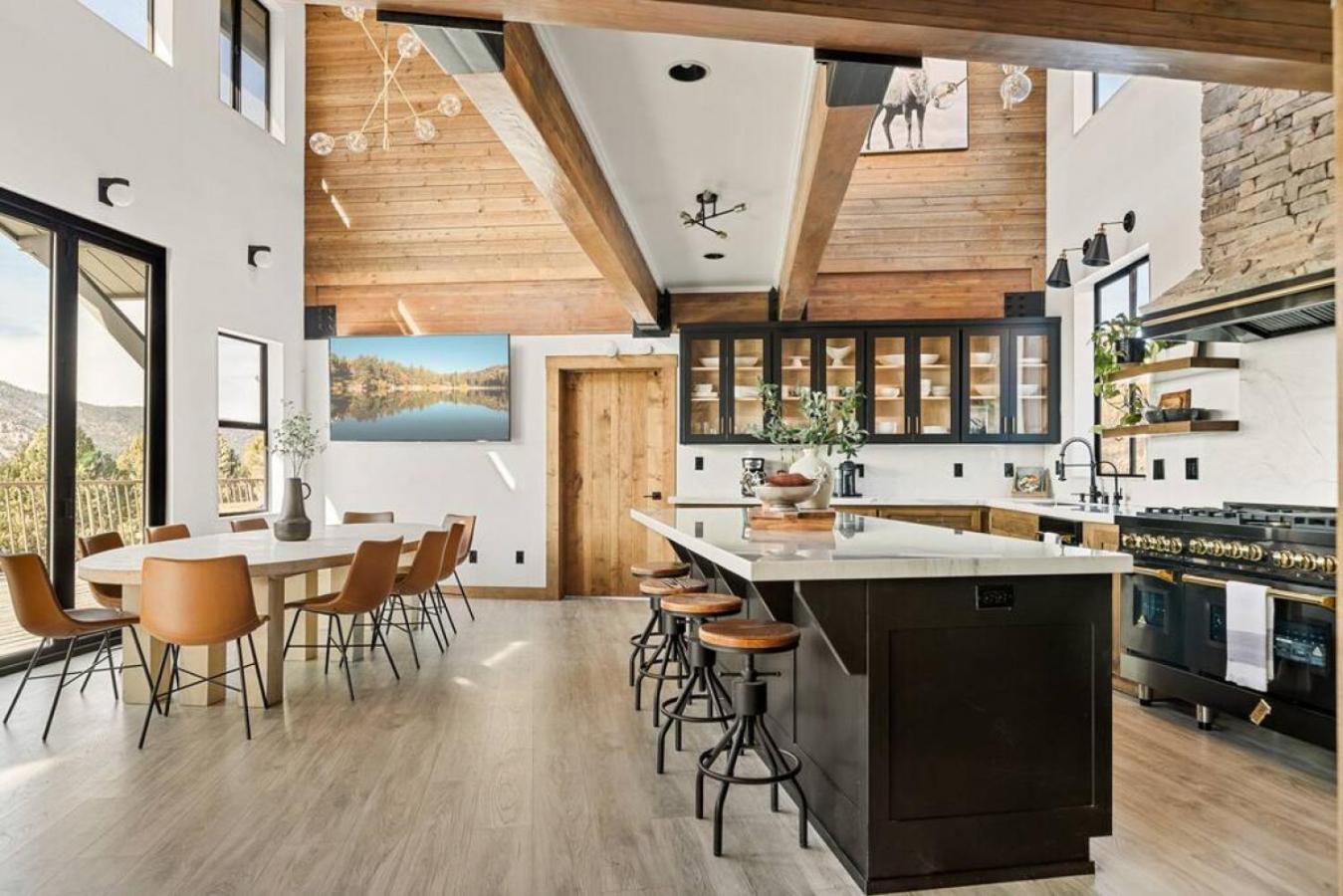 Steel Pine Lodge A Rustic Mountain Retreat Views Baldwin Lake Exterior photo